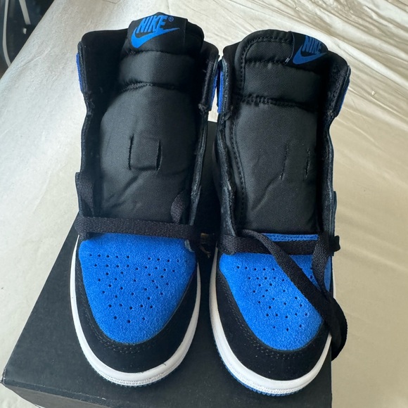 BNWT black & Blue Jordan 1s - Picture 4 of 8